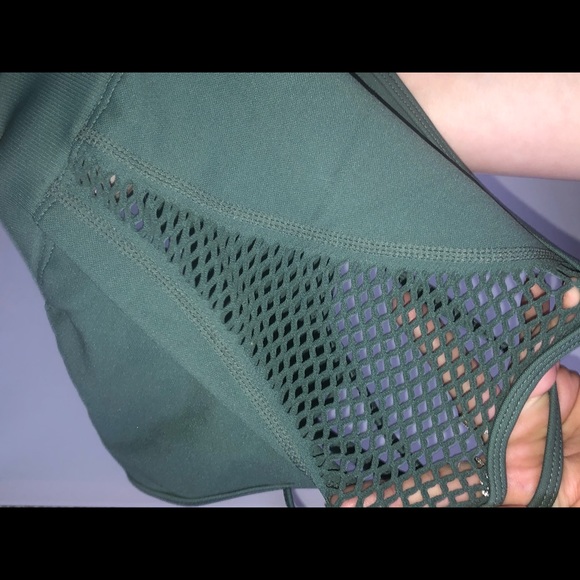 Green High Neck Cut Out Strapy Sports Bra - Picture 8 of 10